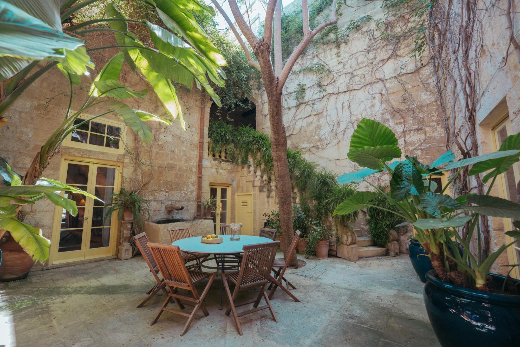 Casa San Rocco - Luxurious Grand 18Th C. Palace With Gardens & Pool Ghaxaq Exterior photo