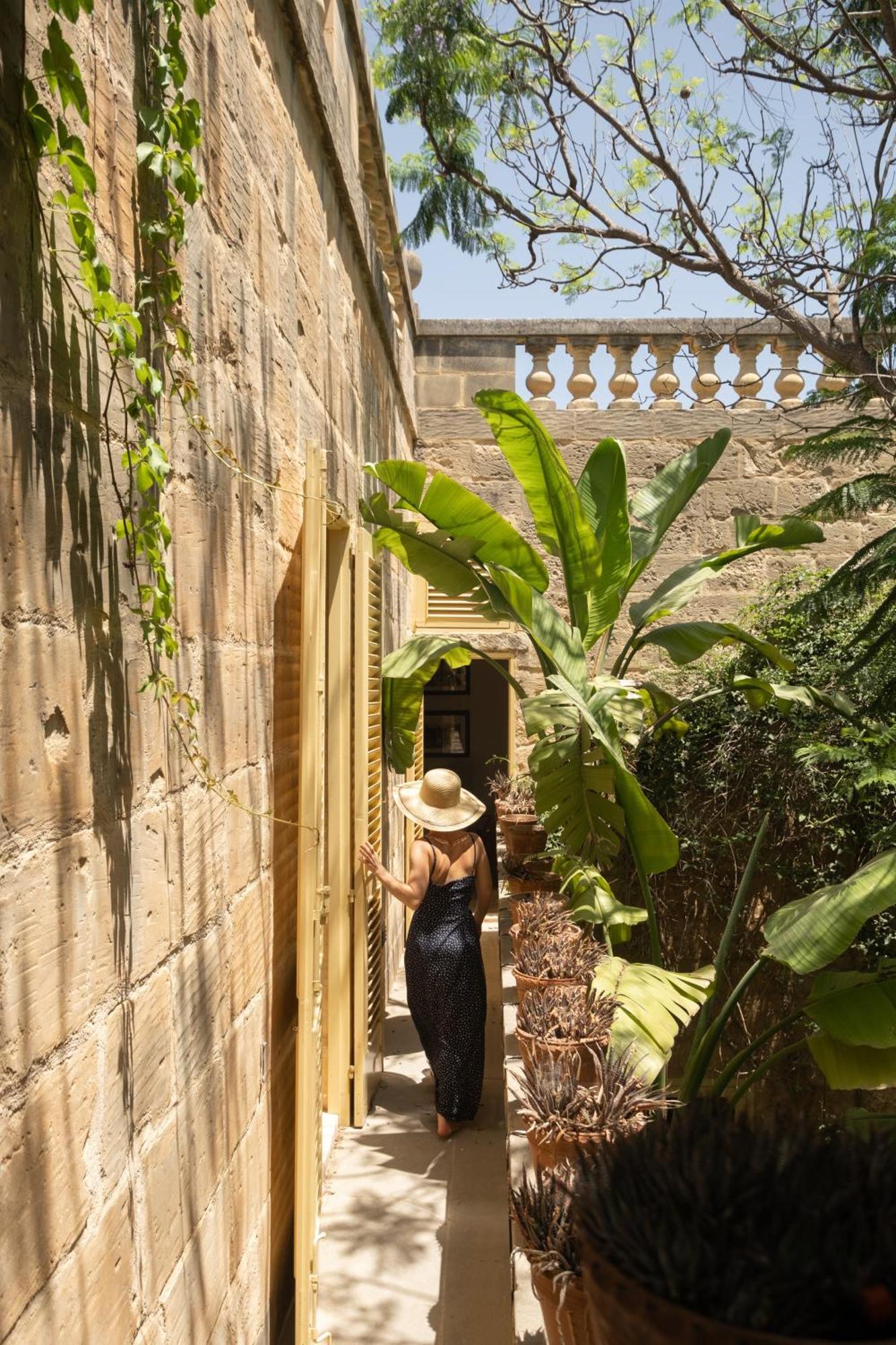 Casa San Rocco - Luxurious Grand 18Th C. Palace With Gardens & Pool Ghaxaq Exterior photo